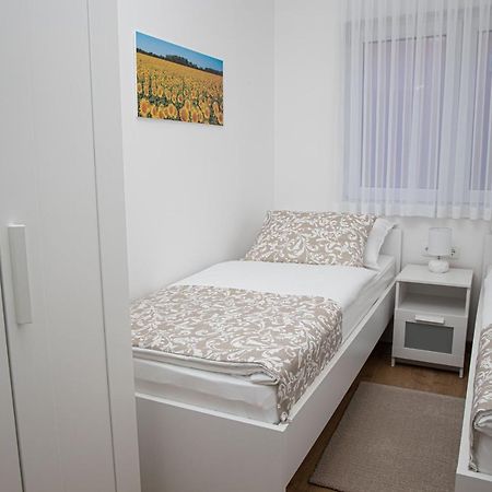 Apartmani Orion - Kasiopeja Vinkovci Extérieur photo